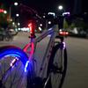 Luz de bicicleta autopropelida Carregamento USB Segurança ao pedalar Luz traseira de segurança Aviso para pedalar à noite Luz traseira para mountain bike Acessórios para bicicleta Equipamento