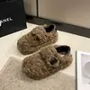 Chinelos de Lã de Cordeiro para Mulheres, Uso Externo, Mocassins Estilo Fada Inverno 2026, Sapatos de Algodão com Forro de Fleece, Solado Grosso, Sapatos Estilo Birkenstock que Aumentam a Altura
