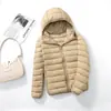 En Stock Invierno 2025 Versión Coreana Nueva Chaqueta de Plumas Ultraligera para Mujer, con Capucha, Corta, Ajustada, Tallas Grandes, Abrigo de Moda