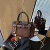 Bolsas Pequenas Populares Deste Ano para Mulheres no Outono e Inverno 2025 Nova Bolsa Transversal Fosca Retrô Bolsa Tiracolo Casual Bolsa de Balde