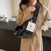 Nuevo Bolso de Cuerno Otoño e Invierno 2025 para Mujer Bolso de Hombro Brillante de Alta Gama Gran Capacidad Retro para Viajes Diarios Bolso Cruzado Tipo Empanada