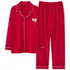 Nueva colección de otoño: Pijamas de algodón puro para mujer y parejas, con un festivo color rojo, tela suave y amigable con la piel, un cuello elegante y un vibrante diseño rojo, adecuados para ropa de estar para hombre y ocasiones de boda