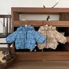 Abrigo de algodón de invierno estilo coreano para bebés, estampado de dibujos animados de moda, engrosado para abrigar, adecuado para niños, prenda exterior versátil para bebés
