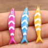 Zafiro de 11 Colores 8X39Mm Acero Inoxidable Oro Esmalte a Doble Cara Goteo de Aceite Colgante Animal Amuleto de Pez Pequeño DIY