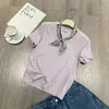 Camiseta de Algodón de Verano Dopamina Copo de Nieve Cuello en V Manga Corta Color Sólido, Corte Delgado, Nuevo Estilo 2026, Top Elegante de Nicho, Estilo Coreano