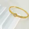 Pulsera de Lujo Ligero Transfronteriza Tendencia de Moda Europea y Americana Pulsera de Precisión Galvanizada para Mujer, Pulsera de Mujer Elegante y Versátil