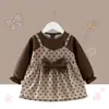 Vestido Princesa Smock para Bebê Menina Roupa Exterior Babador para Bebê Comer Impermeável Anti-Sujeira Vestir ao Contrário Bolso para Arroz Avental Outono e Inverno