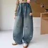 Pantalones vaqueros de nuevo estilo para primavera y otoño para niñas mayores, jeans holgados bordados para niños, pantalones curvos de moda
