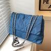 Bolsa Satchel Popular Feminina Pequena 2022 Nova Moda Ins Bolsa de Ombro Transversal Bolsa de Mensageiro Popular com Corrente