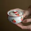 Juego de té de kung fu de cerámica pintado a mano bajo vidriado Miyan con fresas, para uso doméstico, tetera de uso personal, gaiwan, colección de tazas de maestro
