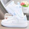 Zapatos blancos casuales de verano para mujer 2022 nuevos estudiantes de primaria zapatillas deportivas planas antideslizantes zapatos únicos para niña que combinan con todo
