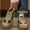 Tênis casuais versáteis da moda outonal masculina, tênis de treino alemães de couro preto com biqueira T retrô para adolescentes