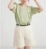 Camisa verde menta de manga corta estilo francés para mujer, top de verano chic y único con un diseño de nicho