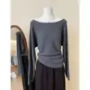 Camiseta de manga larga de un solo hombro color avena estilo coreano de Thirteen Lines, ajustada, para mujer, perfecta para principios de otoño, una capa interior única y elegante