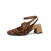 Sapatos Mary Jane Sapatos de Salto Médio Grosso Novo Estilo 2025 Tira no Tornozelo Bico Quadrado Sandálias de Salto Alto Femininas 32-48 Sapatos de Exportação