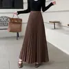 Saia plissada para mulheres, outono e inverno, adequada para corpo tipo pera, cobre os quadris, emagrecimento, com caimento fluido, barra larga, saia longa plissada em preto