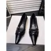 Zapatos de Mujer 2026 Retro de Tira Cruzada con Cuña Pequeña y Punta Fina, Elegantes Zapatos de Salón Bajos de Moda, Zapatos Profesionales de Tacón Bajo Estilo Francés