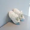 Otoño 2026 Nuevos Zapatos Deportivos Tendencia para Niños Zapatos Casuales Ligeros Estilo Coreano Moda Versátil Tenis para Niñas Venta al por Mayor