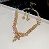Aretes Redondos con Tachuelas de Diamante Cuadrado y Cadena Plateada, Cadena de Suéter Estilo Corte Vintage Francés, Exquisito Juego de Joyería de Alta Gama