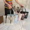 Bolsa de Gran Capacidad para Viajes Diarios para Mujer 2026 Nueva Moda Lunares Bolso de Hombro Grande Bolso Tote Versátil de Verano para Llevar Debajo del Brazo