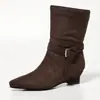 Atacado Direto da Fábrica Botas de Moda Europeias e Americanas Bico Fino Salto Anabela Fivela de Cinto Botas de Cano Médio Botas Empilhadas Botas de Outono e Inverno para Mulheres