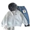 Colección Otoño/Invierno 2026: Venta al por mayor de chaquetas y sudaderas cálidas, forradas de polar y acolchadas de algodón para niños y niñas