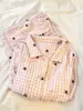 Estilo Casual Perezoso Estrellas Rosa Cuadros Femeninos Pijama Primavera y Otoño Manga Larga Pantalón Largo Cardigan Estilo INS Conjunto Ropa de Casa