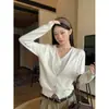 Zheng En Blanco Crudo Cuello en V Falso Dos Piezas Tejido Superior para Mujer Principios de Otoño Estilo Suave Perezoso Holgado Cárdigan Suéter