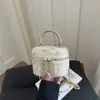 Bolso Caja Tejido de Paja 2026 Verano Nuevo Estilo Bolso Bandolera con Cadena Simple Bolso de Mano Casual para Vacaciones Bolso Cubo para Mujer