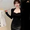Imagem Oficial, Preço Real: Camiseta Preta Quadrada de Manga Longa Estilo Francês para Mulheres, Outono e Primavera Slim Fit Hot Girl Top Base Curto