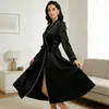 Robe de Manga Longa com Decote V e Cinto, Cetim Preto, Roupa de Casa Vestível para Mulheres, Estilo Longo, Estilo Fino, Estilo Francês