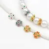 Color Oro 18K Cobre Chapado Conserva Color Tapa de Cuentas Flor Hueca Microincrustada Zirconia Separador Pulsera de Cuentas Sueltas DIY Tapa Flor Accesorios de Joyería C21