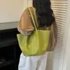 Bolsa Tote com Padrão Trançado da Moda 2026 Verão Nova Cor Sólida Simples Bolsa de Ombro Personalizada Ins Tendência Bolsa de Braço para Mulheres