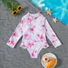 Maiô Infantil de Peça Única com Manga Longa e Proteção Solar, Estampa Tie-Dye, Macio e de Secagem Rápida, a Melhor Escolha para as Férias na Praia do Bebê