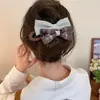 Pinza Retorcida de Flor con Pedrería de Temperamento Pinza para el Cabello Segura que no Atrapa Parte Trasera de la Cabeza Recogido Pinza de Pico de Pato Pinza para el Cabello de Gama Alta