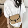 Bolso Pequeño Cuadrado Cruzado de Bloques de Color de Moda, Bolso Único Elegante Tejido de Paja, Bolso Tejido Simple con Solapa Estilo Coreano para Mujer