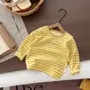 Conjunto informal casual a rayas elegante estilo coreano para niños y niñas con camiseta base y camiseta de manga corta para niños