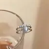 Anel de Zircônia Azul Oceano Amor Luar para Mulheres Leve Luxo Design de Nicho Anel de Alta Qualidade Exquisito Ajustável Acessórios de Mão