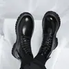 [Personalizado] Botas Martin Masculinas Outono Casual Estilo Britânico Mais Fáceis de Combinar Cano Médio de Solado Grosso Botas de Motocicleta Pretas 68005-R