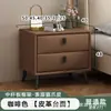 Mesita de noche minimalista italiana con encimera negra, tapicería suave, doble cajón, adecuada para espacios pequeños, mueble de almacenamiento de mesita de noche de lujo ligero para dormitorio del hogar