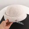 Sombrero de Pescador de Fieltro de Lana Estilo Hepburn Francés para Mujer Sombrero de Cubeta Frío con Temperamento Estilo Sombrero Formal Hace que la Cara Parezca Más Pequeña Boina