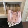 2026 Nuevo Bolso de Hombro con Lunares de Estilo Coreano de Nicho para Mujer, Gran Capacidad, Versátil, Moderno, con Temperamento, Bolso de Mano Versátil