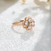 Anillo de Trébol de Cuatro Hojas Giratorio de Circonita de Venta Caliente Estilo Coreano, Anillo Elegante de Nicho Súper Brillante de Cuatro Diamantes, Venta al por Mayor de Fabricante