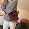 Bolso Cubo de Mano Versátil Retro de Gama Alta para Otoño e Invierno para Mujer 2025 Nueva Moda Bolso de Hombro Individual Cruzado