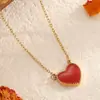 Collar de Acero Inoxidable en Forma de Corazón en Stock, Colgante de Mariposa Transfronterizo de Oro de 18K para Mujer, Accesorios Florales de Otoño e Invierno, Joyería Dorada