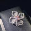 Novo Anel de Noivado Cookie Tail Preenchido com Diamante Europeu e Americano, Conjunto de Grupo de Fragrância Pequena de Luxo Moderno com Anel de Flor de Diamante Rosa
