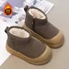 Nuevas Botas de Nieve para Niños 2025 Invierno Más Terciopelo Cálidas Botas Cortas para Niños y Niñas Suela Suave Zapatos de Algodón Resistentes al Frío Botas de Algodón Engrosadas