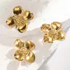 Anéis e Brincos Flor Camélia em Aço Titânio Banhado a Ouro 18K Estilo Europeu e Americano para Mulheres, Brincos de Pino e Acessórios de Orelha Modernos e Únicos