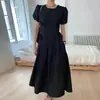 Chique Coreano Verão 2026 Novo Design Elegante Estilo Francês Ajuste na Cintura Emagrecimento Vestido de Comprimento Médio