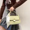 Bolso de Silla de Diseño de Nicho de Gama Alta 2026 Verano Nuevo Bolso de Hombro con Cinta Estilo Fresco para Mujer